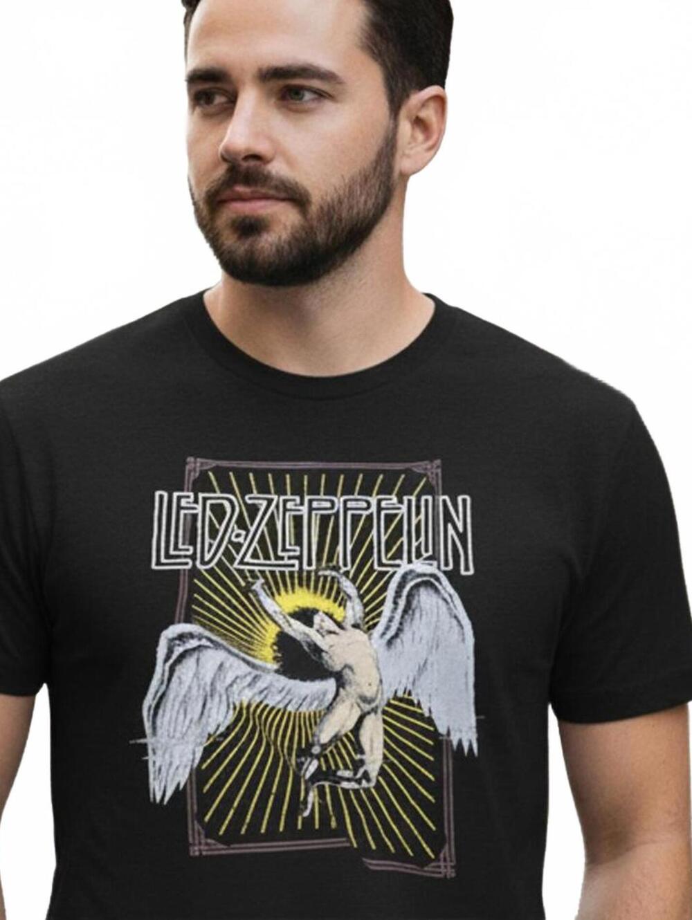 T-Shirt / Led Zeppelin Graphic T-Shirt / Men's Small Black Cotton Tee